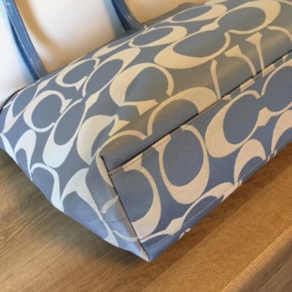 COACH Laura 18335 Large Tote Bag Blue Signature C Canvas and Leather NWOT - Picture 7 of 11